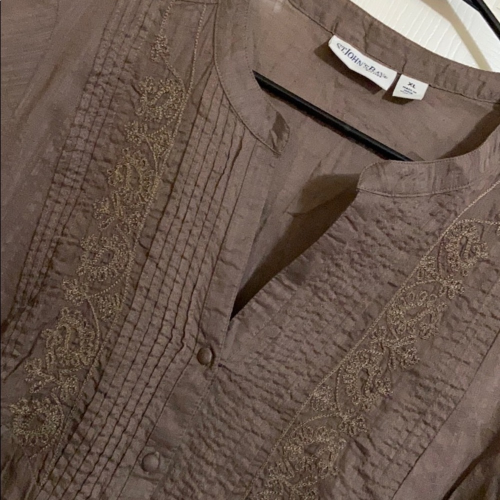 Shirt - Picture 4 of 5